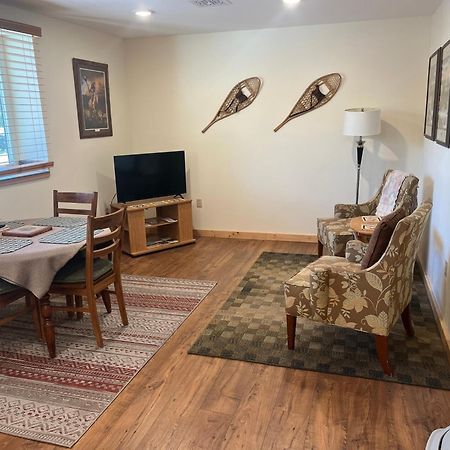 Creekside Downtown Vacation Suites, Only Adults 25 Or Older บัฟฟาโล ภายนอก รูปภาพ